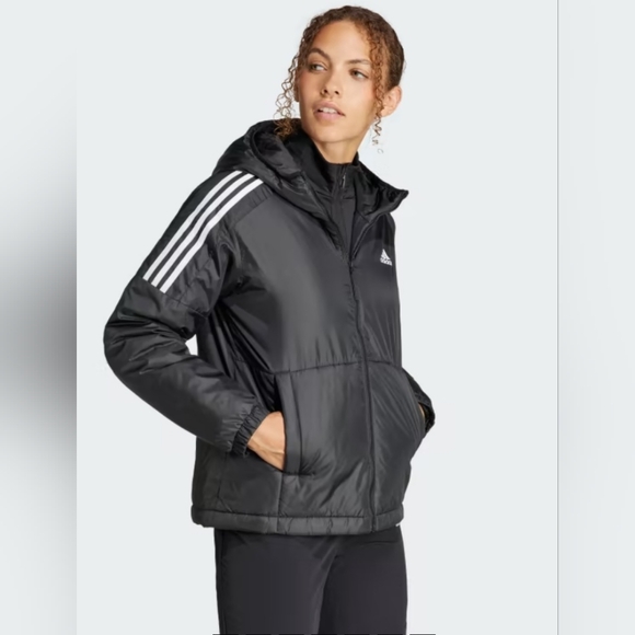 NWT Unisex Adidas Essentials Insulated Hooded Jacket - Small - Picture 3 of 8